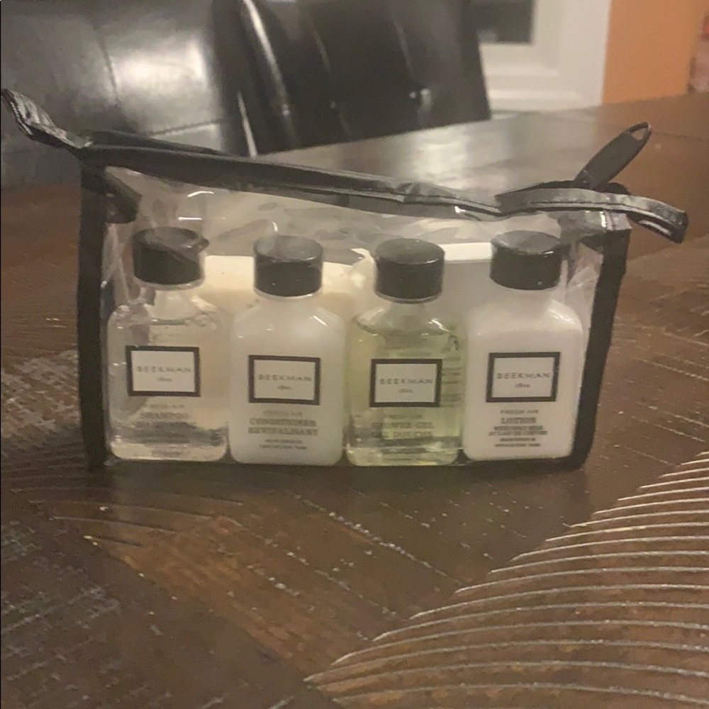 Beekman 1801 sample set with pouch new